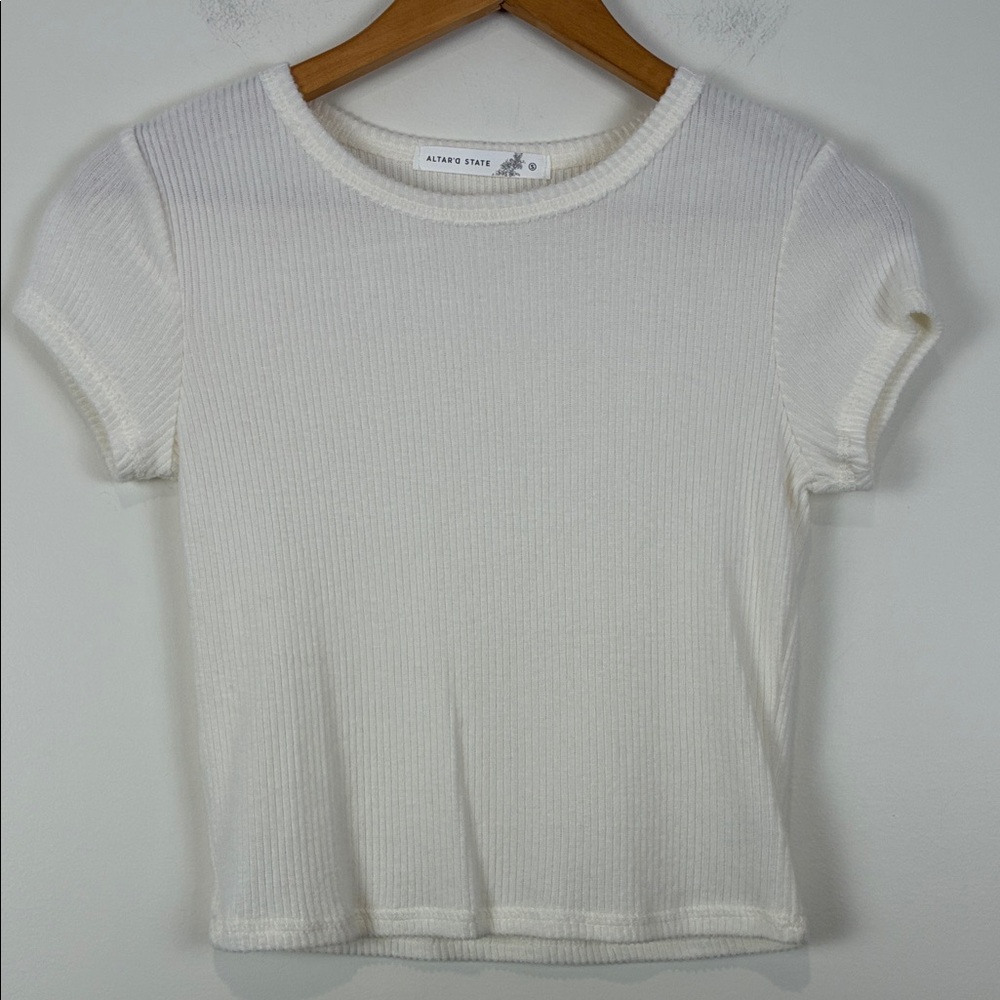 Altar'd State Women’s Small Cream Ribbed Short Sleeve Tee Crop Fuzzy Soft Basic